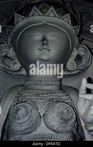 Durga, Idol, Clay Idol, Hände, graue Idol, Bengali, Indisch, indische Mythologie, Mutter, Göttin, Maa Durga, Idol machen, Gesicht, Sauger Stockfoto