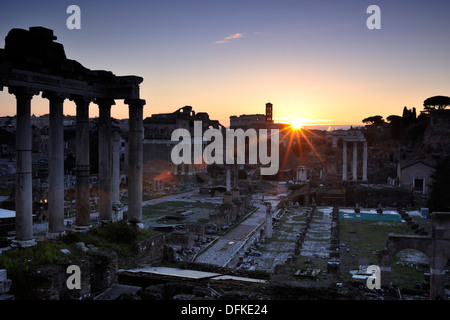 Italien, Rom, Forum Romanum bei Sonnenaufgang Stockfoto