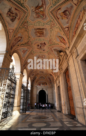 Italien, Rom, Basilika San Giovanni in Laterano, Loggia delle Benedizioni Stockfoto