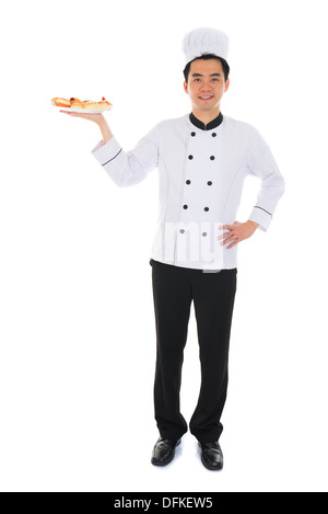 Porträt von zuversichtlich männlichen Chef lächelnd isoliert auf weißem Hintergrund Stockfoto