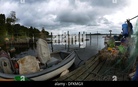 Malerischen Bungalows und Fischer finden Sie im Zentrum der Kleinstadt an der Schlei | Stockfoto