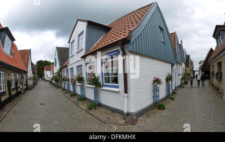 Malerischen Bungalows und Fischer finden Sie im Zentrum der Kleinstadt an der Schlei | Stockfoto