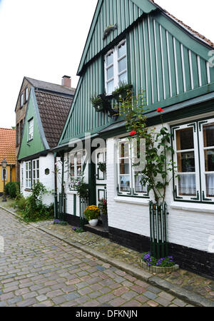 Malerischen Bungalows und Fischer finden Sie im Zentrum der Kleinstadt an der Schlei | Stockfoto