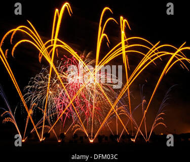 Southport, England. 6. Oktober 2013. Feuerwerk-Eintrag aus Sicherung Feuerwerk für die britische musikalischen Feuerwerk-Meisterschaft. Bildnachweis: Sue Burton/Alamy Live-Nachrichten Stockfoto