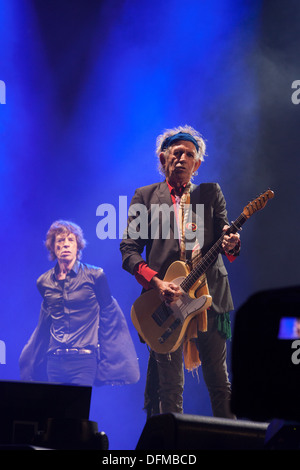 Keith Richards von den Rolling stones auf der Pyramide Bühne, Glastonbury Festival 2013, Somerset England, Vereinigtes Königreich. Stockfoto