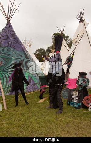 Widsith and Deor, Theatralische Aufführung im Tipi Field Glastonbury Festival 2013, Somerset, England, Großbritannien. Stockfoto