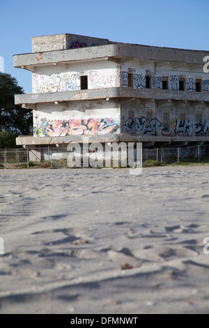 Alten verlassenen Krankenhaus am Poetto Strand in Cagliari auf Sardinien Stockfoto