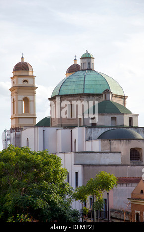 Sankt-Anna Kirche, Chiesa Sant' Anna, Skyline der Stadt Cagliari - Sardinien Stockfoto