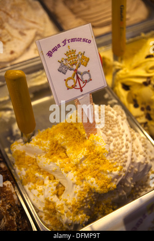 Spezielle "Papa Francesco" Ice Cream Geschmack zeitgleich mit seinem Besuch in Cagliari auf Sardinien Stockfoto