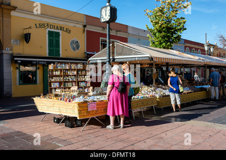 Seifen (Savon) für Verkauf im Markt der Cours Saleya in Nizza Stockfoto