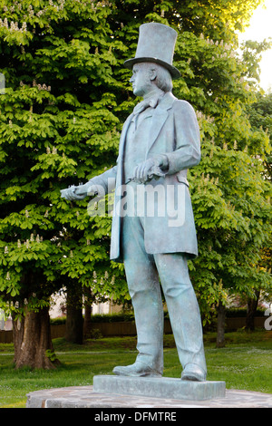 NEUE Kupfer Statue von Isambard Kingdom Brunel in Neyland, Pembrokeshire Wales vertikale 131747 Brunel Stockfoto