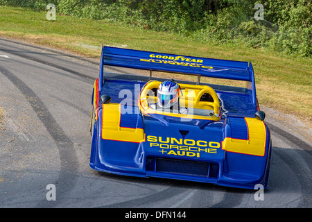 1973-Porsche 917/30 CanAm-Racer mit Fahrer Derek Bell auf die 2013 Goodwood Festival of Speed, Sussex, UK. Stockfoto