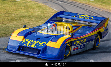 1973-Porsche 917/30 CanAm-Racer mit Fahrer Derek Bell auf die 2013 Goodwood Festival of Speed, Sussex, UK. Stockfoto