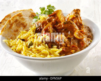 Huhn Madras, Pilau Reis & Popodoms. Indische traditionelle Curry. Stockfoto