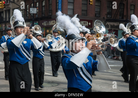 Blaskapelle Sixth Avenue an der Koreanisch-Parade in New York Stockfoto