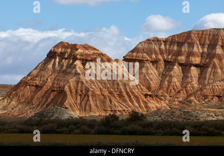 Die Wüste Bardenas Reales unter bewölktem Himmel, UNESCO-Biosphärenreservat, Provinz Navarra, Nordspanien, Spanien, Europa Stockfoto