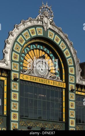 Detail der Fassade des Hauptbahnhofs, Bilbao, Provinz Biskaia, Baskenland, Euskadi, Nordspanien, Spanien, Europa Stockfoto