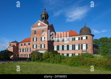 Eutiner Schloss im Sonnenlicht, Eutin, Naturpark Holsteinische Schweiz, Ostsee, Schleswig-Holstein, Deutschland, Europa Stockfoto