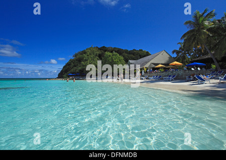 Menschen auf Pineapple Beach, Antigua, West Indies, Karibik, Mittelamerika, Amerika Stockfoto