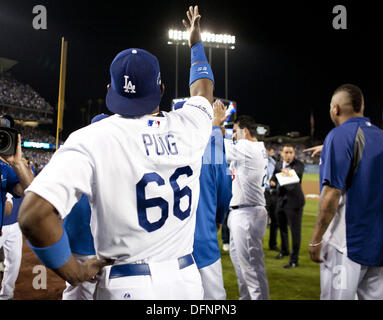 Los Angeles, Kalifornien, USA. 7. Oktober 2013. LOS ANGELES, CA - Oktober 07: Los Angeles Dodgers zu feiern, nach der Niederlage der Atlanta Braves 4-3 in Spiel vier der National League Division Series im Dodger Stadium am 7. Oktober 2013 in Los Angeles, California.ARMANDO ARORIZO. Bildnachweis: Armando Arorizo/Prensa Internacional/ZUMAPRESS.com/Alamy Live-Nachrichten Stockfoto