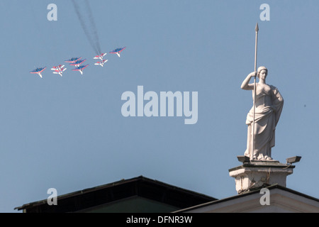 Flugzeug-Anzeige über St.Petersburg Russland Stockfoto