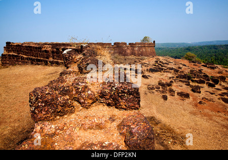 Ruinen des Forts, Chapora Fort, Vagator Beach, Vagator, Bardez, Nord-Goa, Goa, Indien Stockfoto