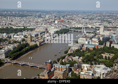 Luftbild von der Themse, House of Parliament, Albert Embankment, Lambeth Bridge und Victoria Tower Gardens in London UK Stockfoto