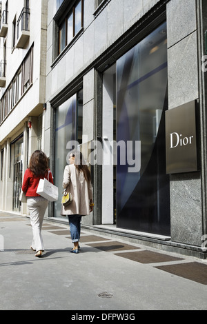Italien, Lombardei, Mailand, Goldenes Dreieck, Modegeschäfte, Via Montenapoleone, Dior Shops, Stockfoto