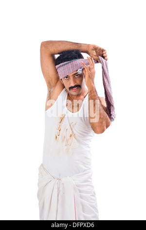 Porträt eines Bauern Umhüllung Tuch auf dem Kopf Stockfoto