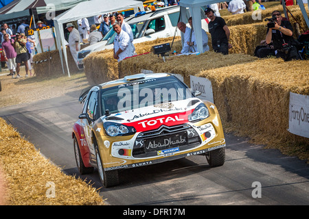 2013 Citroen DS3 WRC mit Pilot Mikko Hirvonen auf dem Goodwood Festival of Speed, Sussex, UK. Stockfoto