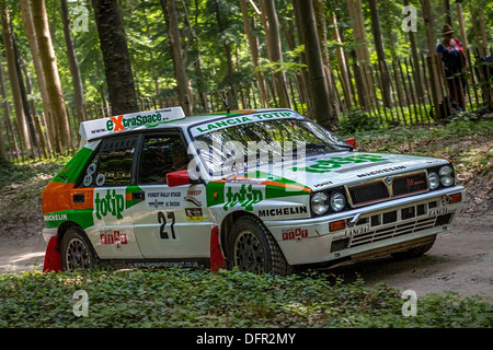 1989 Lancia Delta Integrale 8V mit Fahrer Robert Whitehouse auf die 2013 Goodwood Festival of Speed, Sussex, England, UK. Stockfoto