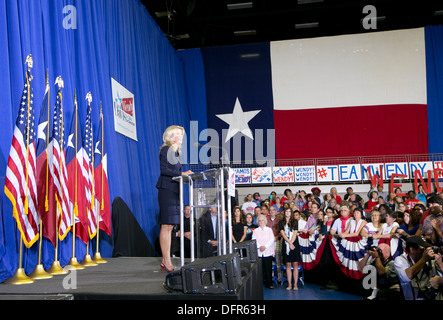 3. Oktober 2013 Haltom City, Texas: Texas demokratischen Staat Senator Wendy Davis kündigt ihre Kandidatur für Gouverneur von Texas Stockfoto