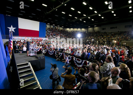 3. Oktober 2013 Haltom City, Texas: Texas demokratischen Staat Senator Wendy Davis kündigt ihre Kandidatur für Gouverneur von Texas Stockfoto