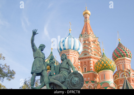 Kathedrale des Schutzes der Allerheiligsten Gottesgebärerin auf dem Graben (Собор Покрова пресвятой Богородицы, что на Рву) auf dem Roten Platz Stockfoto