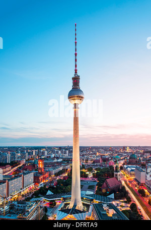 Berlin, Deutschland von oben der Spree gesehen. Stockfoto