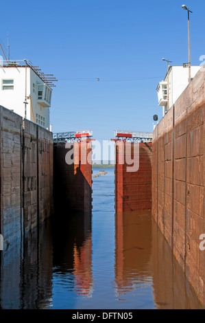 Schleuse mit dem Kanal Volga-Don Lenin Namen. Russland Stockfoto