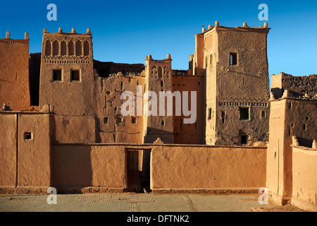 Außen die Lehmziegel Kasbah Taourirt, Ouarzazate, Marokko, von Pascha Glaoui gebaut. Ein UNESCO-Weltkulturerbe Stockfoto