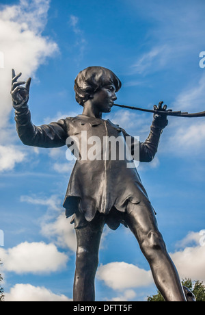 Peter Pan Statue im Sefton Park, Liverpool. Stockfoto