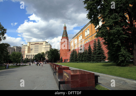 Grab des unbekannten Soldaten befindet sich ein Kriegerdenkmal. Russland, Moscow. Stockfoto