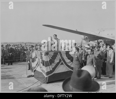 Foto des mexikanischen Präsidenten Miguel Aleman anlässlich Begrüßungszeremonie zu seinen Ehren in Washingtons National... 199568 Stockfoto