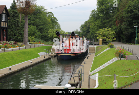 Paddelboot in Bray-Sperre auf der Themse in England Stockfoto