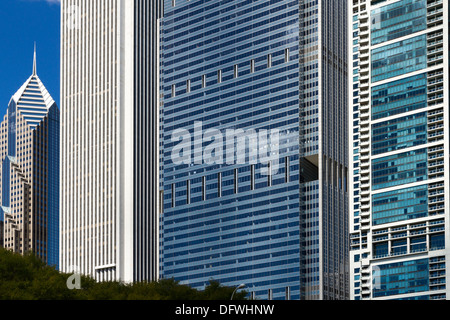Nahaufnahme Detail von Aon Center und Blue Cross Shield Tower, Chicago Stockfoto