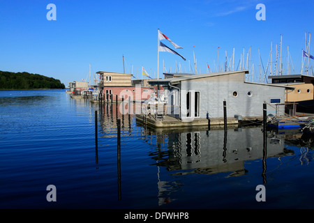 Schwimmen Holliday befindet sich am Hafen von Lauterbach, Insel Rügen, Ostseeküste, Mecklenburg-Western Pomerania, Deutschland Stockfoto