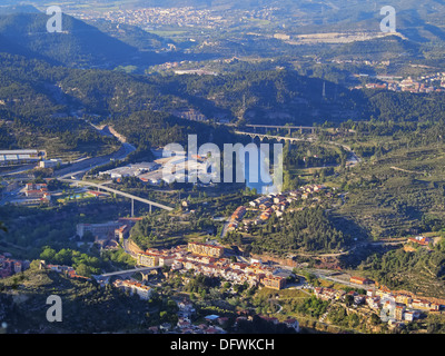 Monistrol de Montserrat - eine Stadt am unteren Rand der Montserrat Berg, Katalonien, Spanien Stockfoto