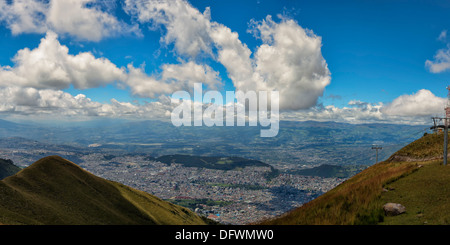 Panorama über Quito, Provinz Pichincha, Ecuador Stockfoto