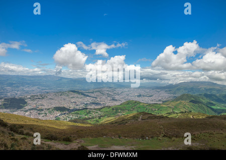 Panorama über Quito, Provinz Pichincha, Ecuador Stockfoto