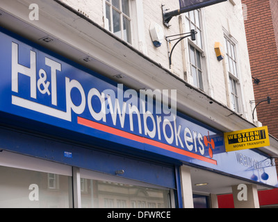 H & T Pfandleiher in Nottingham. Anbieter von Pfandkredit Dienstleistungen, Zahltagdarlehen, Scheck einlösen, Nottingham, United Kingdom, UK Stockfoto