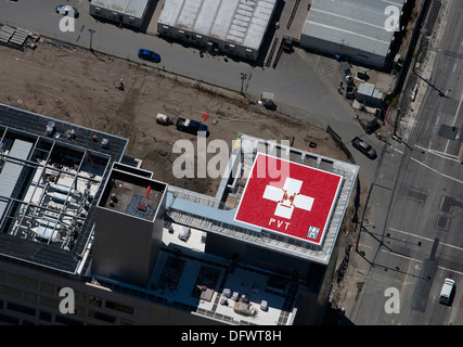 Luftaufnahme Hubschrauberlandeplatz am UCSF Benioff Children Hospital, Mission Bay San Francisco Kalifornien Stockfoto