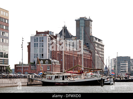 Apartments in Amsterdam Niederlande moderne Architektur auf Westerdoksdijkand zwischen Oude Houthaven und IJ port Hafen Kanal Stockfoto