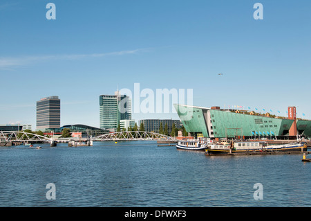 Wissenschaftsmuseum Nemo an der IJ-Amsterdam, Niederlande Stockfoto